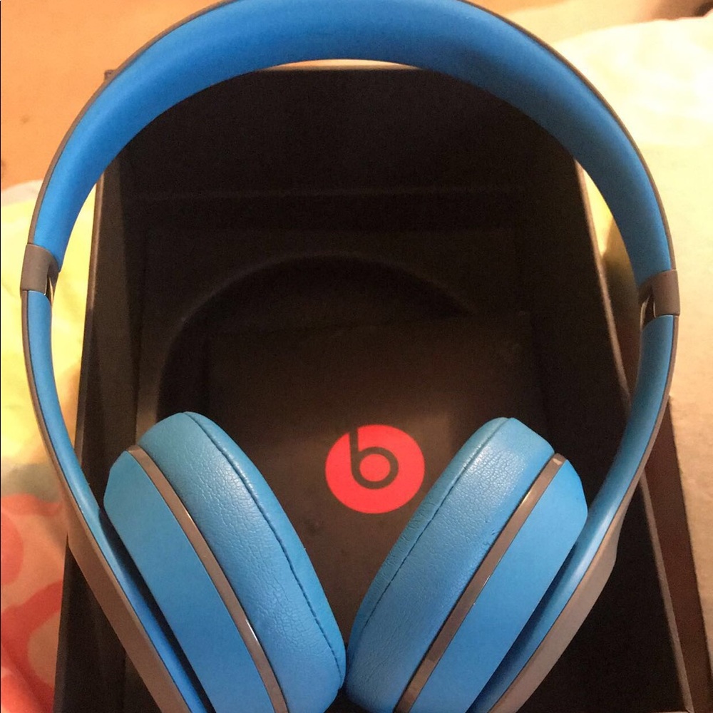 Beats Solo 2 wireless - Picture 3 of 7